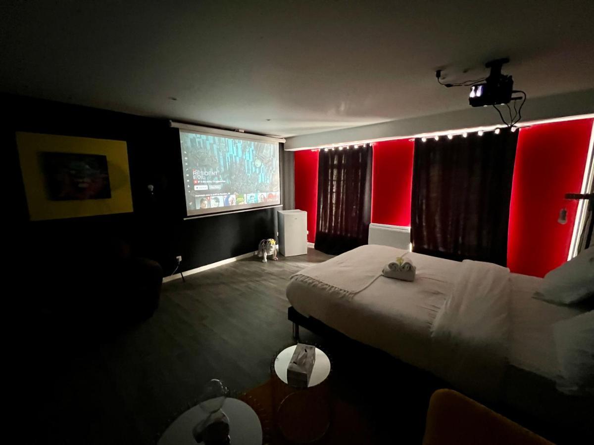 Ng Suitehome - Lille I Roubaix Centre I Grand Place - Balneo - Netflix - Wifi 外观 照片
