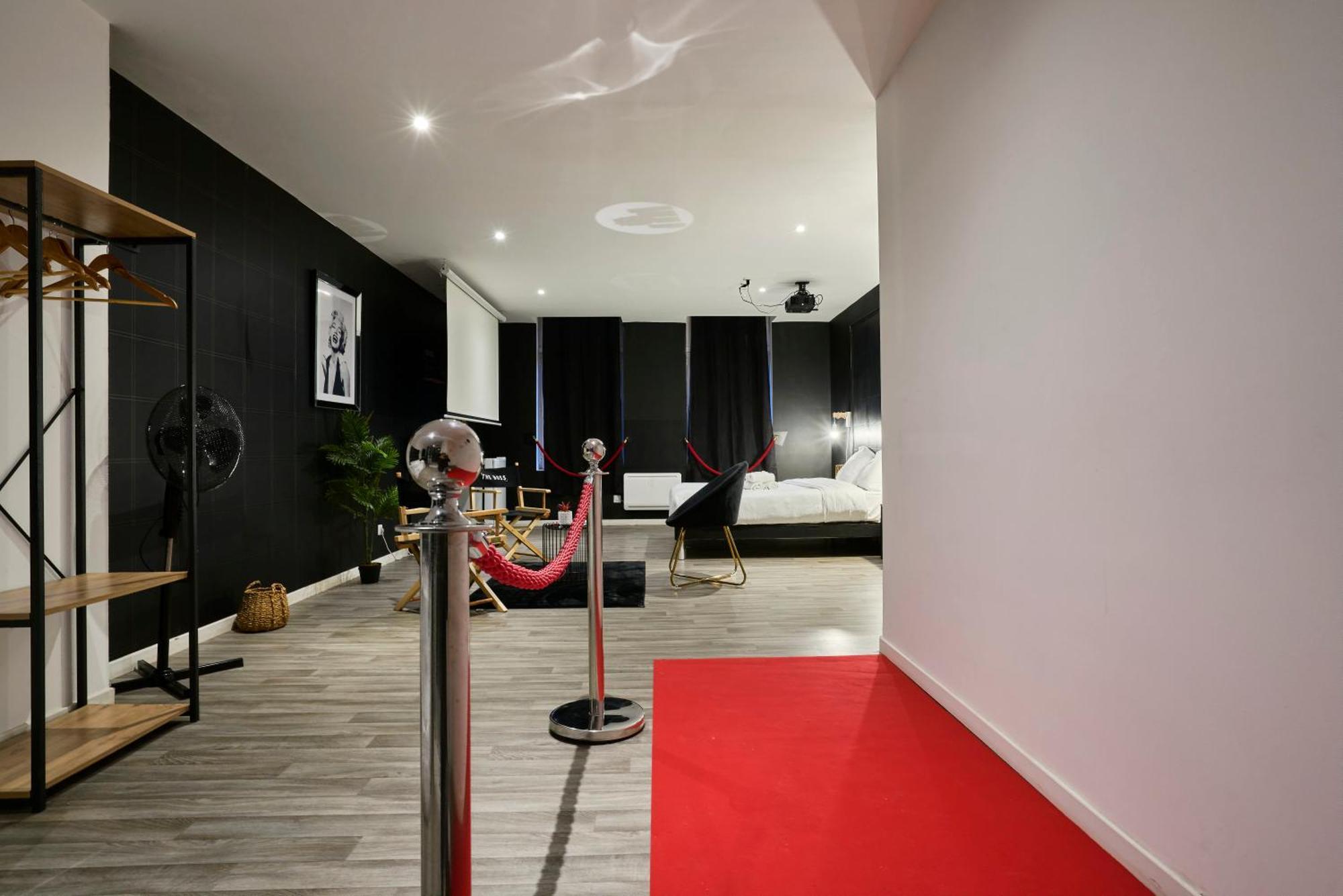 Ng Suitehome - Lille I Roubaix Centre I Grand Place - Balneo - Netflix - Wifi 外观 照片