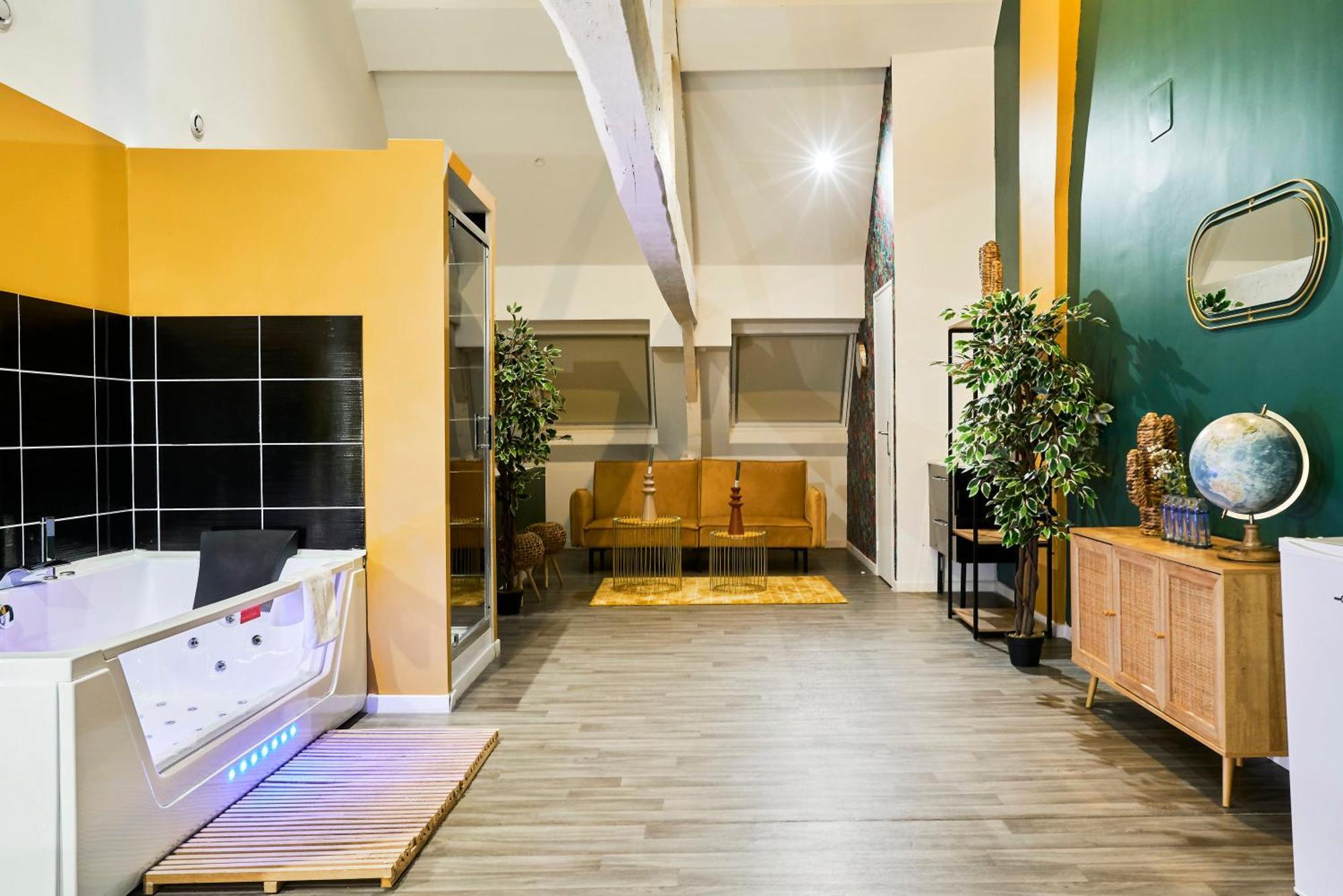 Ng Suitehome - Lille I Roubaix Centre I Grand Place - Balneo - Netflix - Wifi 外观 照片