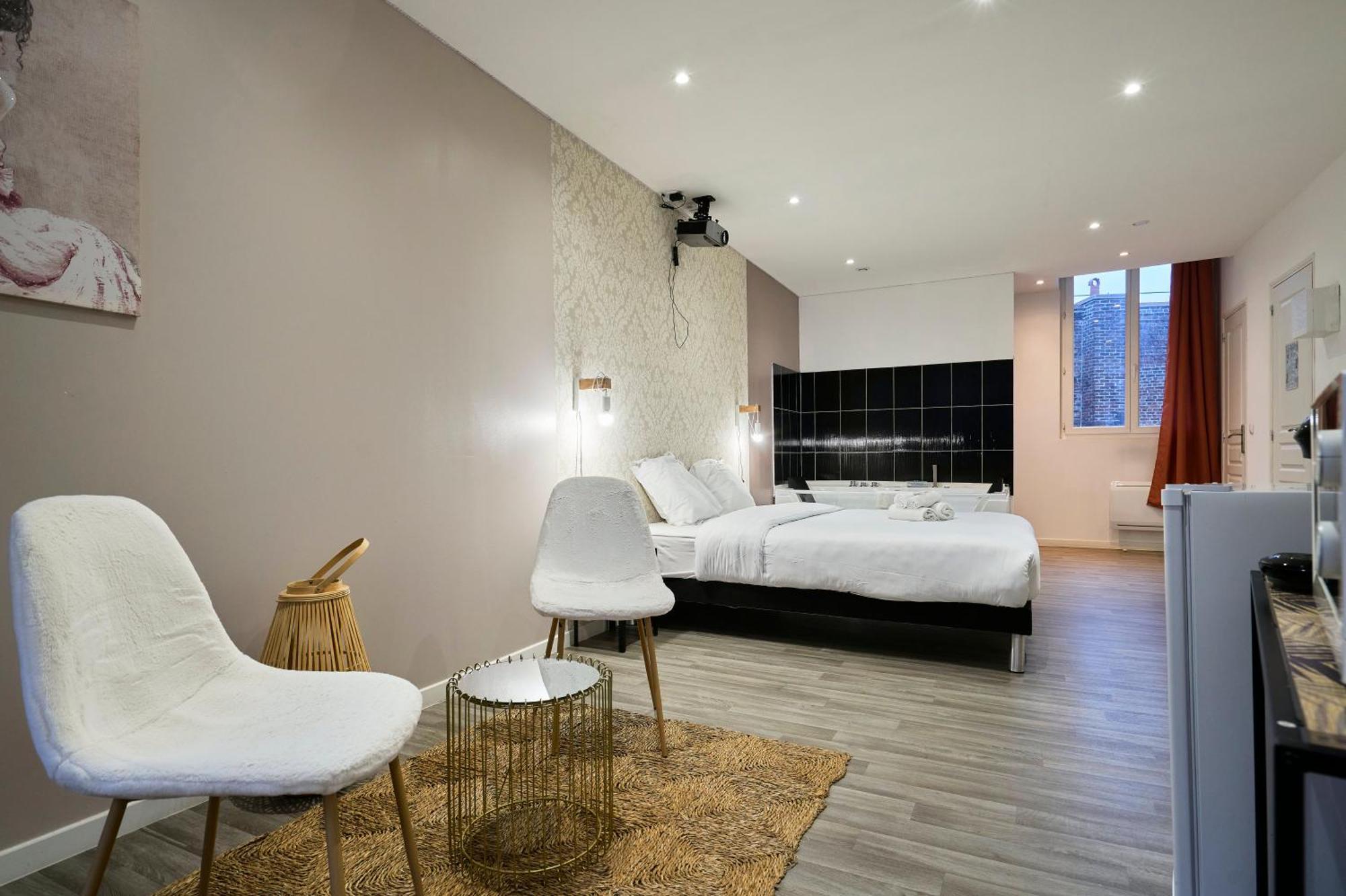 Ng Suitehome - Lille I Roubaix Centre I Grand Place - Balneo - Netflix - Wifi 外观 照片