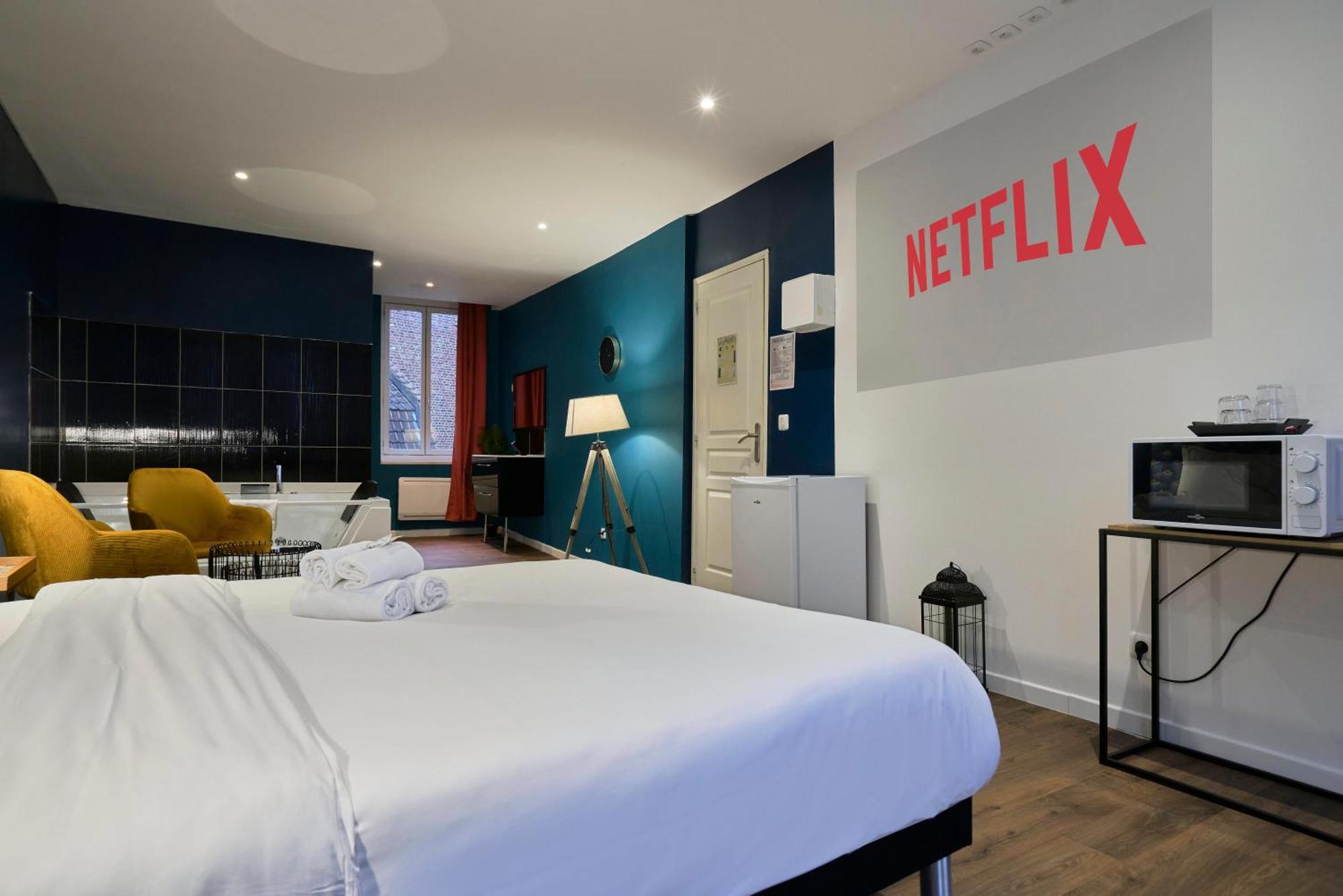 Ng Suitehome - Lille I Roubaix Centre I Grand Place - Balneo - Netflix - Wifi 外观 照片