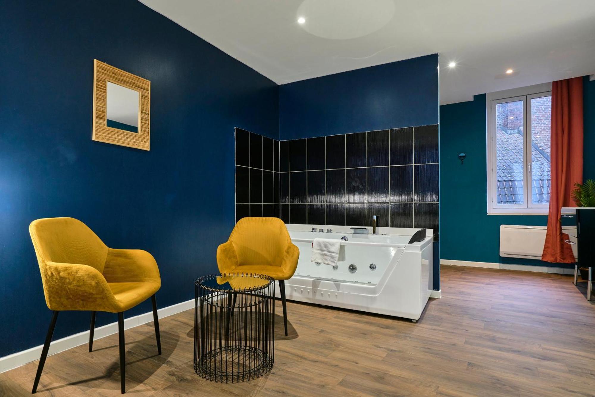 Ng Suitehome - Lille I Roubaix Centre I Grand Place - Balneo - Netflix - Wifi 外观 照片