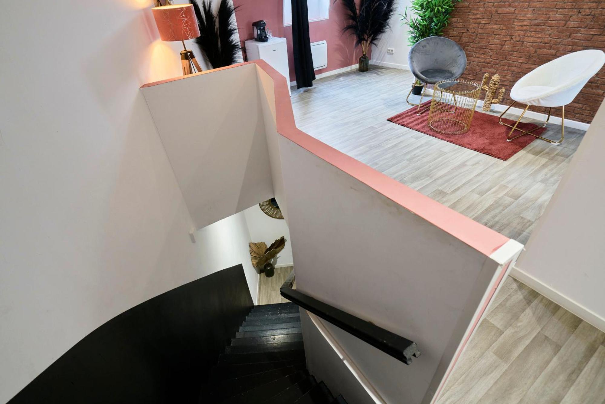 Ng Suitehome - Lille I Roubaix Centre I Grand Place - Balneo - Netflix - Wifi 外观 照片