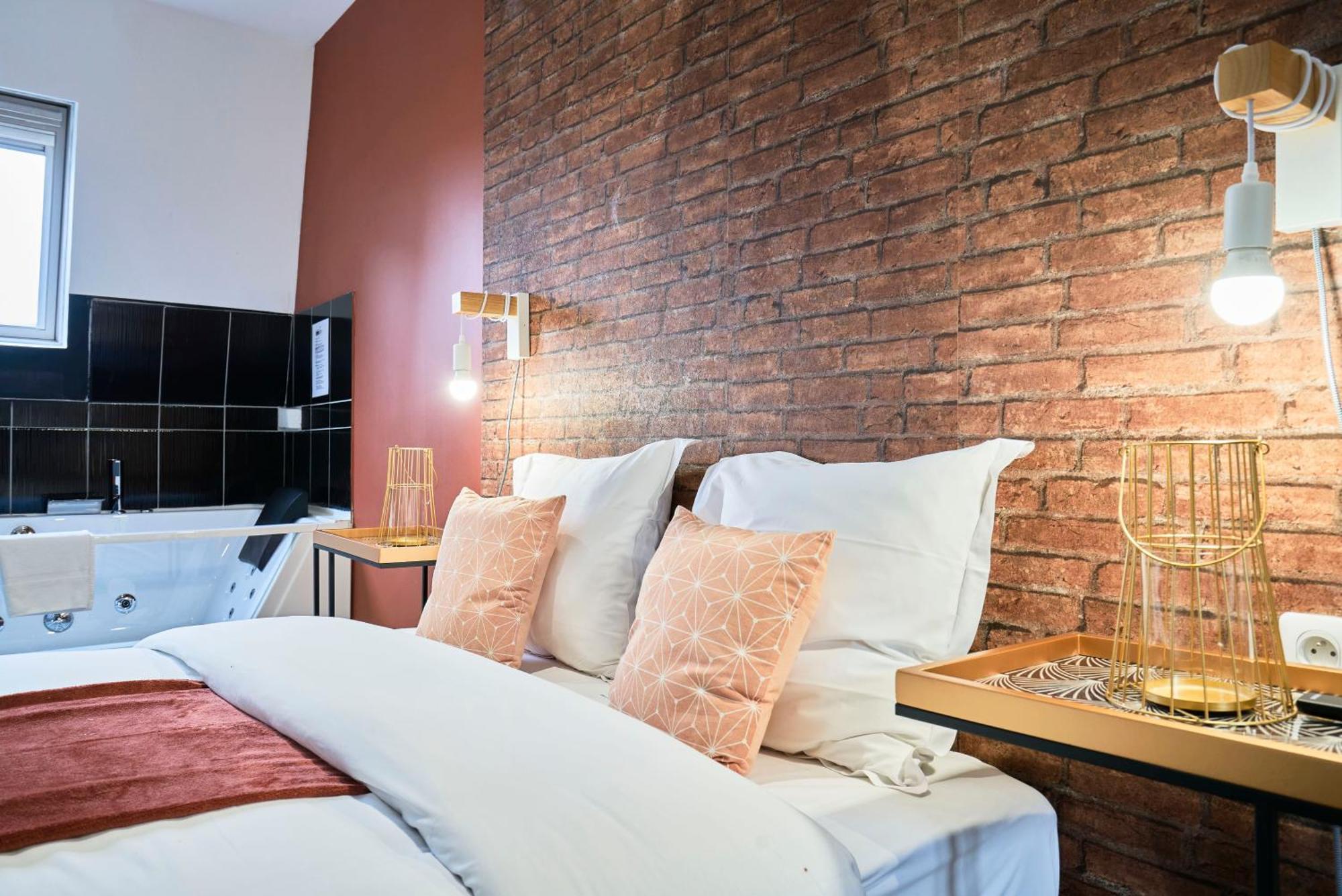 Ng Suitehome - Lille I Roubaix Centre I Grand Place - Balneo - Netflix - Wifi 外观 照片